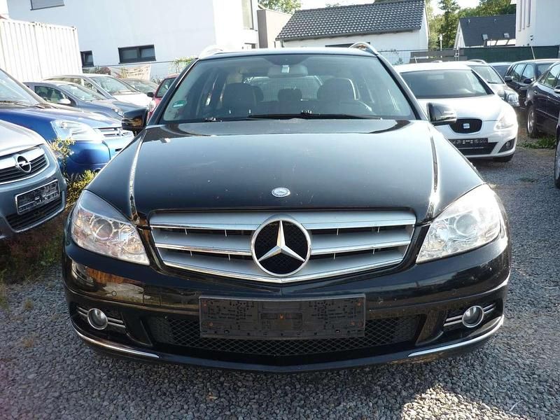 Schwarz Gebraucht 2010 Mercedes C200 Avantgarde Kombi | 5.280 € (Fairer Preis) - Bild 1/4