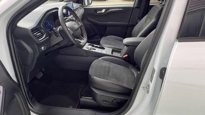 Gebraucht Ford Kuga ST-Line X 224 PS (164 kW) 2022 Weiß SUV