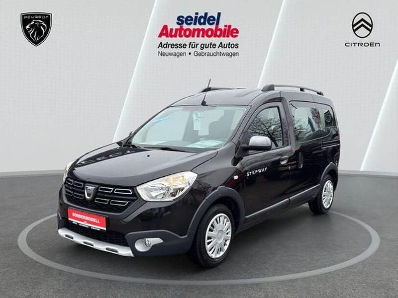 Gebraucht Dacia Dokker Stepway 131 PS (96 kW) 2021 Schwarz Van / Kleinbus
