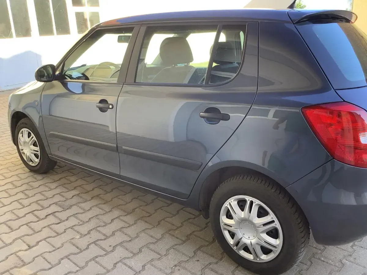Gebraucht Skoda Fabia Cool Edition 60 PS (44 kW) 2010 Blau Limousine