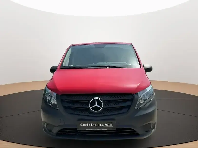 Gebraucht Mercedes Vito 102 PS (75 kW) 2021 Jupiterrot Van