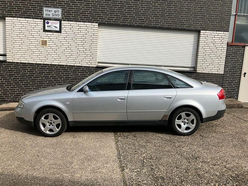 Silber Gebraucht 2000 Audi A6 Limousine | 1.990 € (Guter Preis) - Bild 1/4