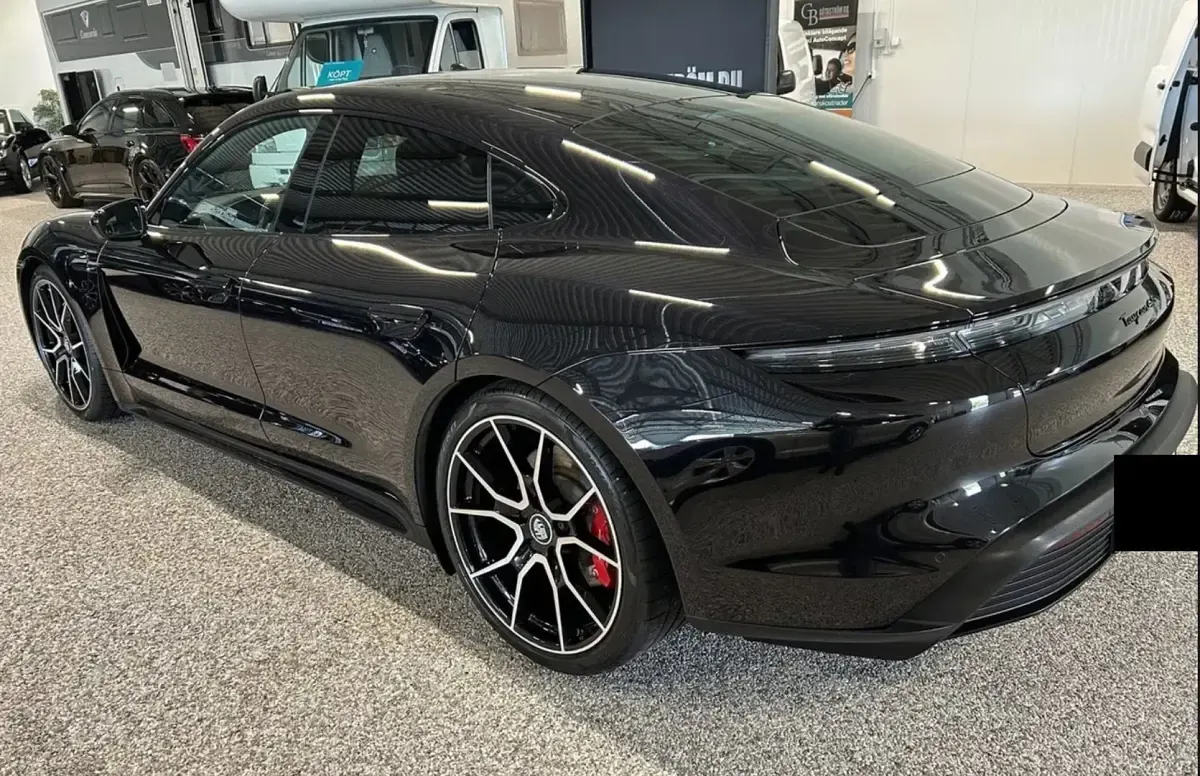 Gebraucht Porsche Taycan 4S Chrono 419 kW (571 PS) 2023 Tiefschwarz Limousine