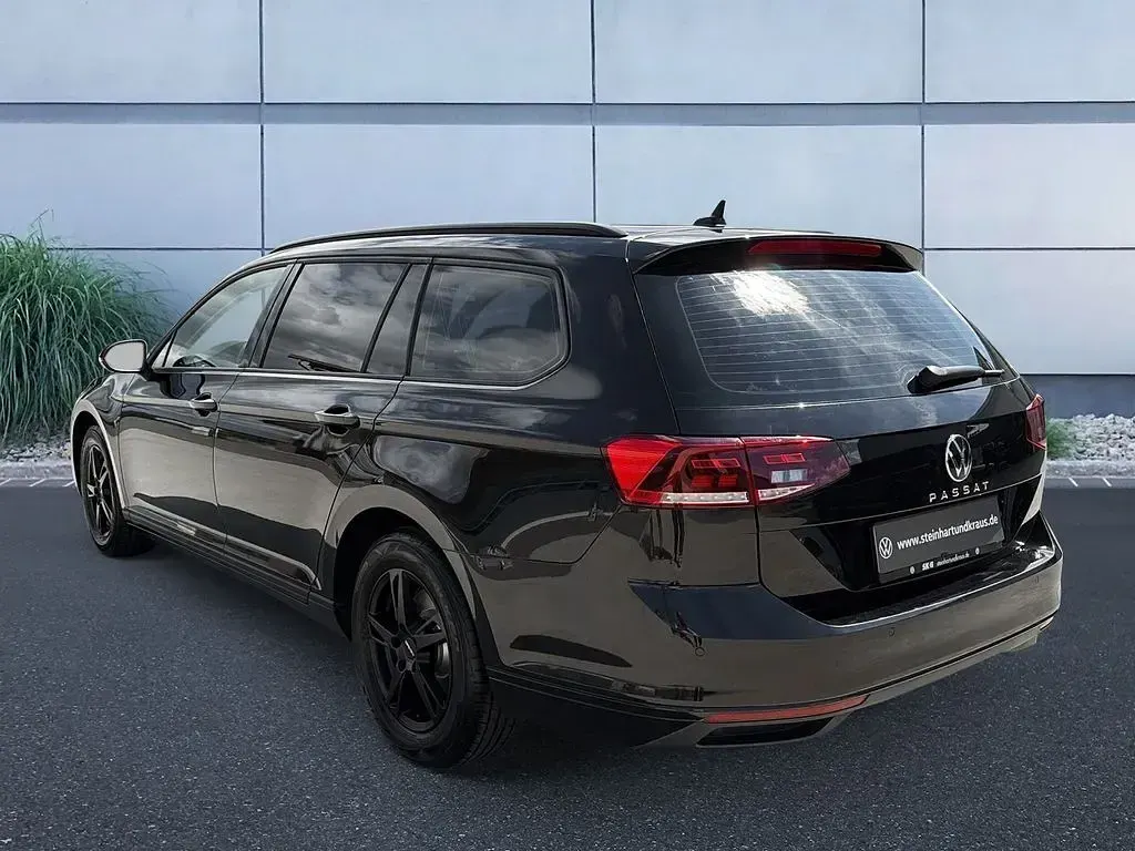 Gebraucht VW Passat 150 PS (110 kW) 2022 Schwarz Kombi