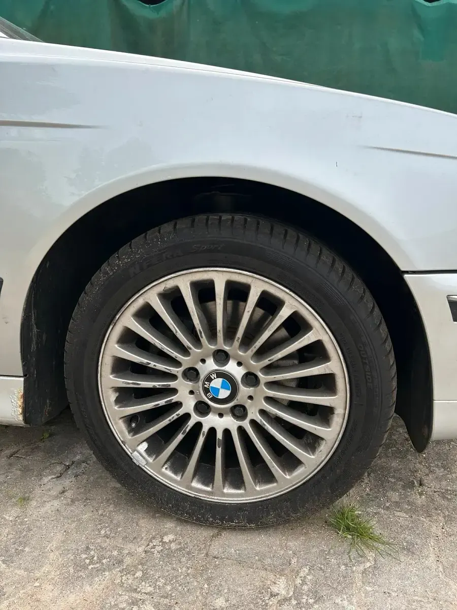 Gebraucht BMW 523 170 PS (125 kW) 1999 Silber Limousine
