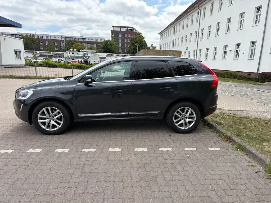 Gebraucht Volvo XC60 Momentum 220 PS (161 kW) 2016 Grau SUV