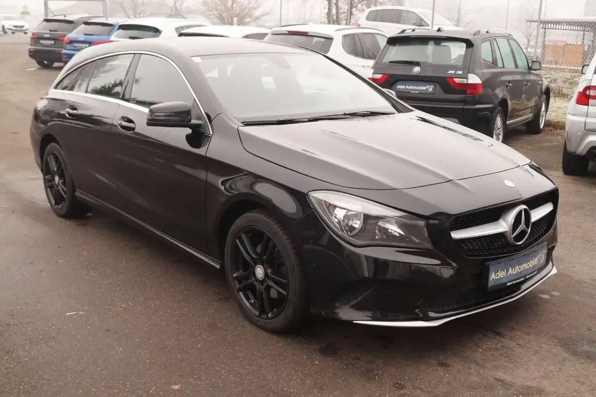 Gebraucht Mercedes CLA200 136 PS (100 kW) 2018 Nachtschwarz  unilack Kombi