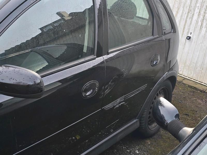 Gebraucht Opel Corsa 80 PS (58 kW) 2005 Schwarz Kleinwagen