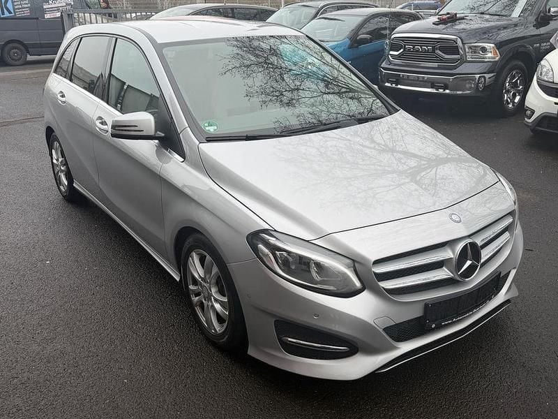 Gebraucht Mercedes B220 184 PS (135 kW) 2016 Grau Van / Kleinbus