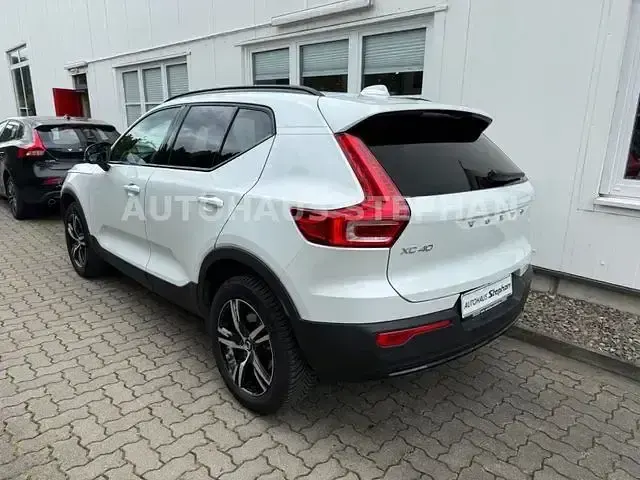 Gebraucht Volvo XC40 Plus 197 PS (144 kW) 2024 Weiß SUV
