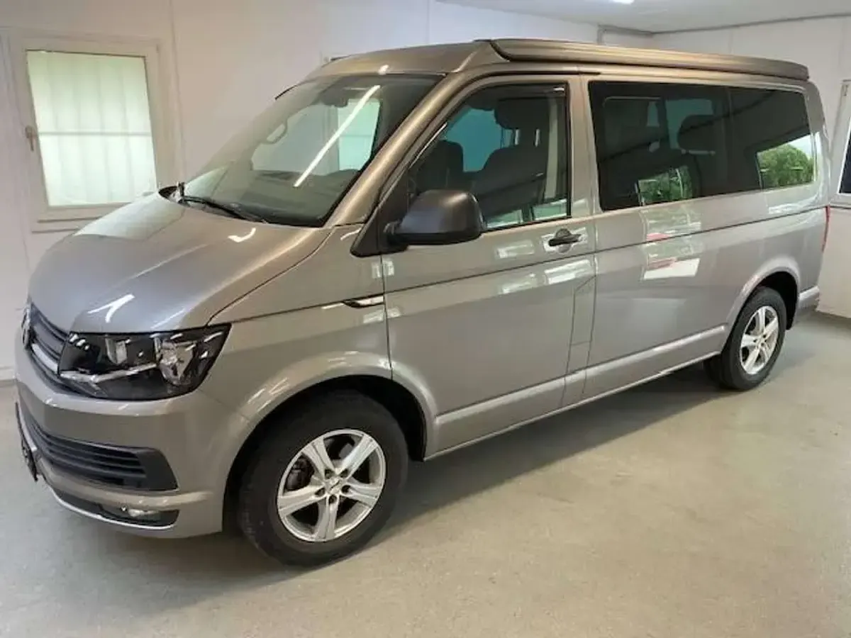 Gebraucht VW Multivan 150 PS (110 kW) 2016 Mojave beige metallic Van / Kleinbus