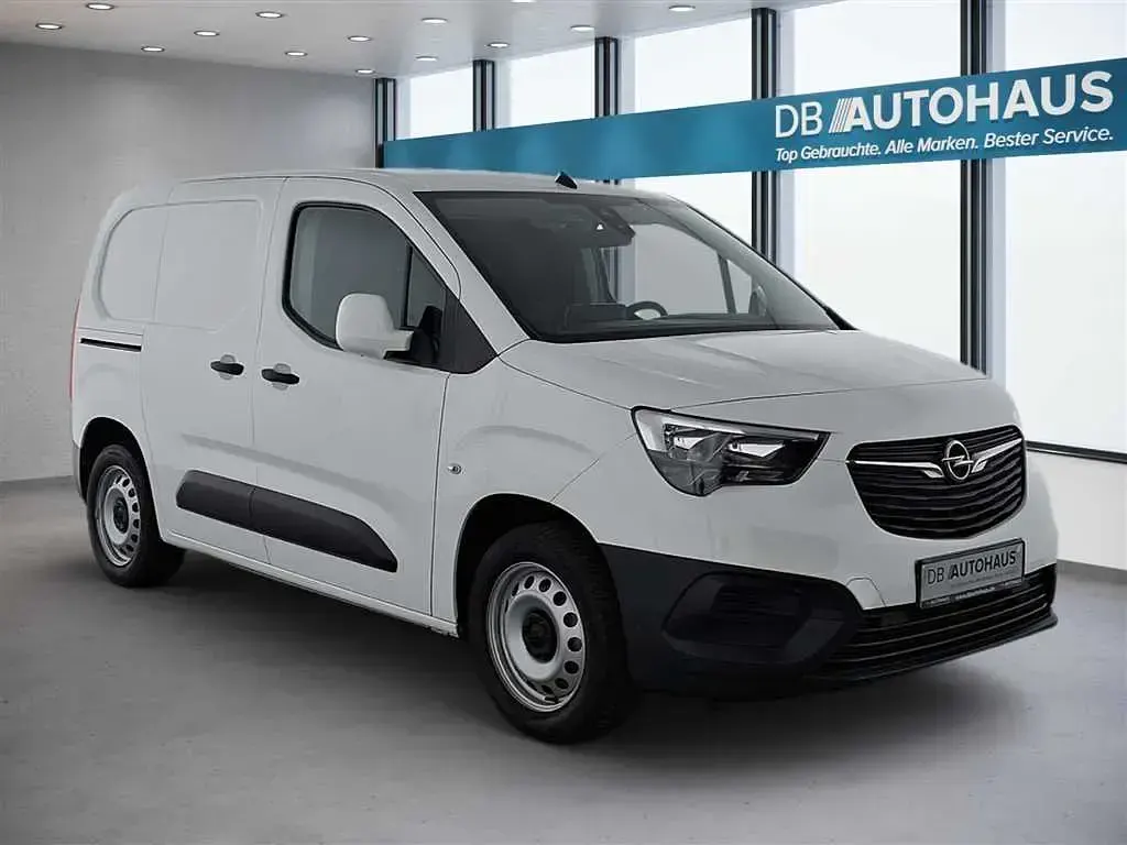Gebraucht Opel Combo Edition 102 PS (75 kW) 2022 Weiß Van / Kleinbus