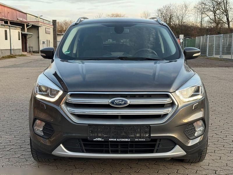 Gebraucht Ford Kuga Titanium 179 PS (131 kW) 2018 Grau SUV
