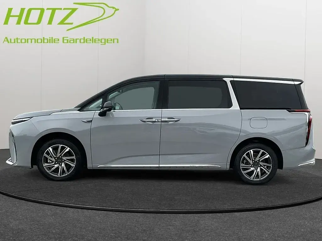 Usata Maxus MIFA 9 180 kW (245 CV) 2024 Nero Monovolume