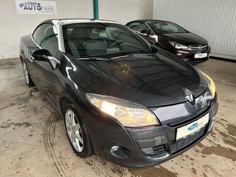 Gebraucht Renault Mégane Cabriolet Dynamique 131 PS (96 kW) 2011 Grau Cabrio