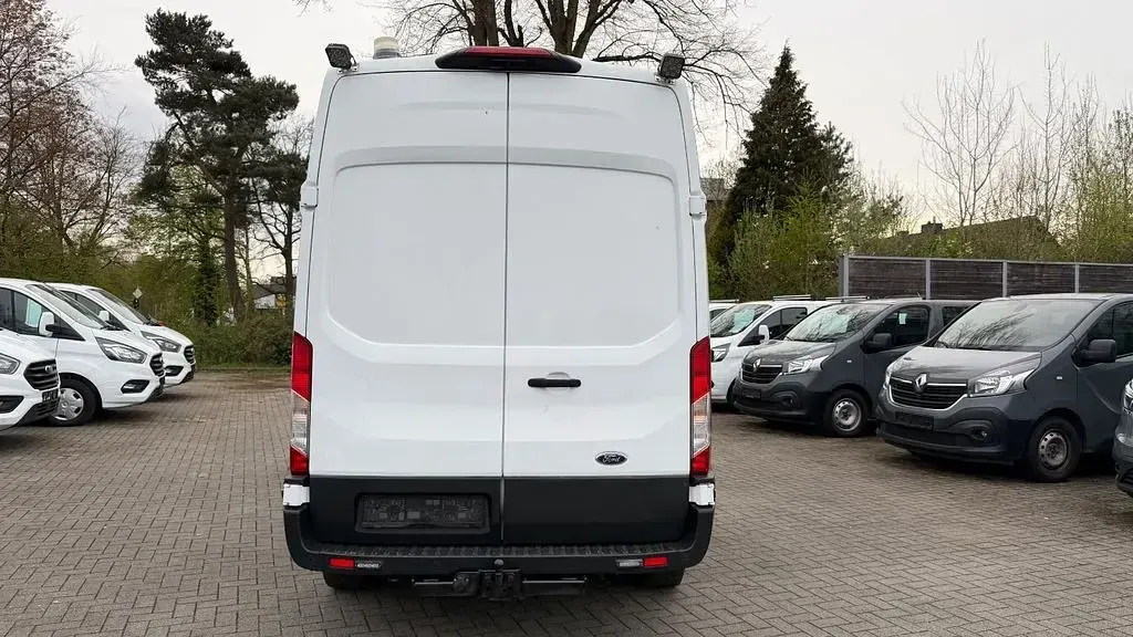 Używany Ford Transit Trend 170 KM (125 kW) 2020 Biały Minivan