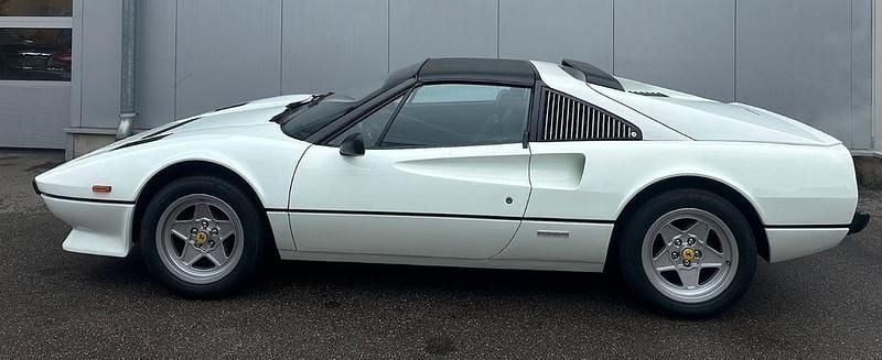 Second-hand Ferrari 308 241 CP (177 kW) 1983 Alb Cabrio