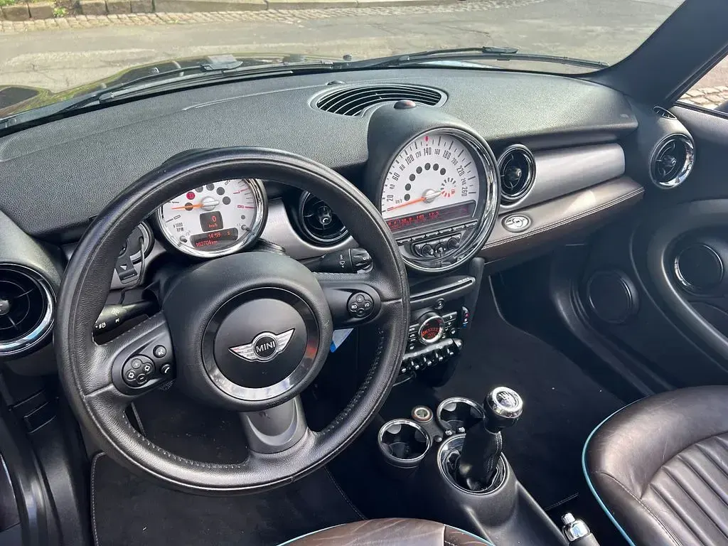 Gebraucht Mini Cooper Cabriolet 122 PS (89 kW) 2012 Iced chocolate metallic Cabrio
