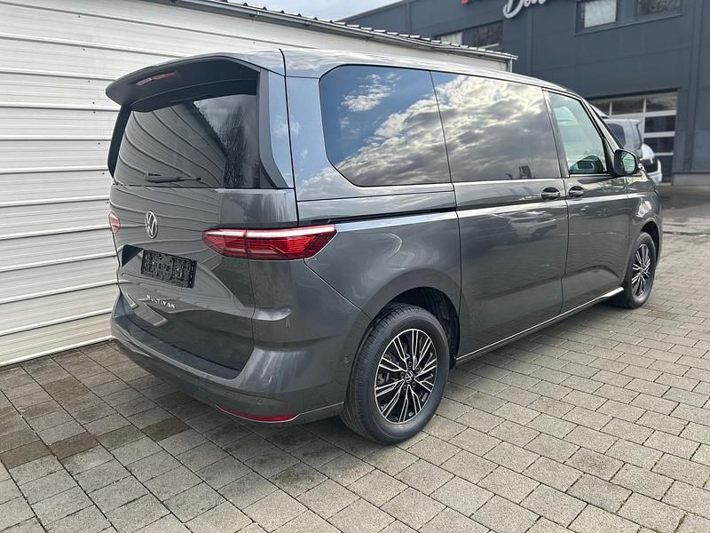 Uusi VW Multivan Business 150 HP (110 kW) 2026 Harmaa Tila-auto