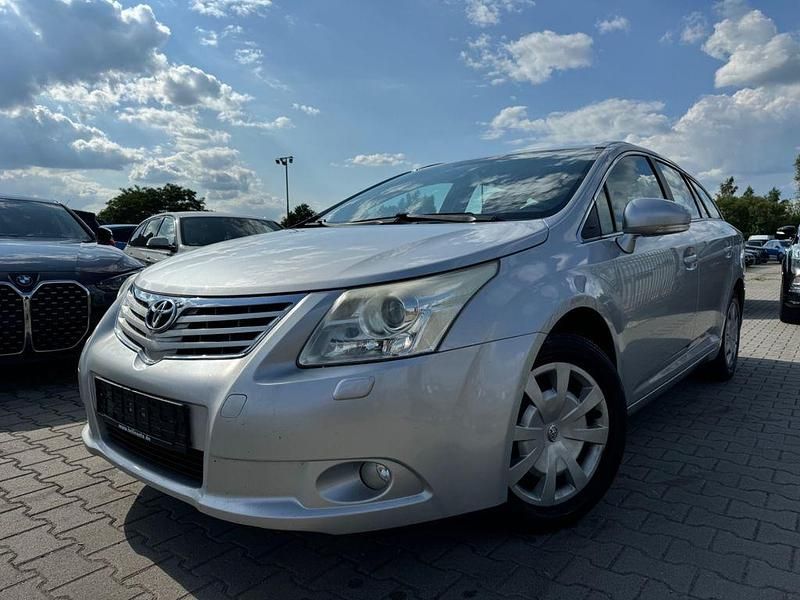 Silber Gebraucht 2011 Toyota Avensis Basis Kombi | 4.988 € - Bild 1/4