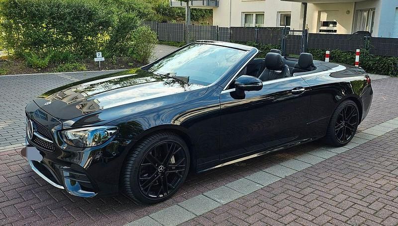 Schwarz Gebraucht 2021 Mercedes E400 AMG Cabrio | 64.000 € - Bild 1/4