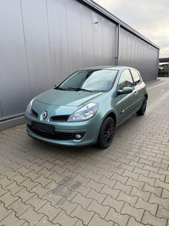 Gebraucht Renault Clio II Dynamique 75 PS (55 kW) 2007 Grün Limousine