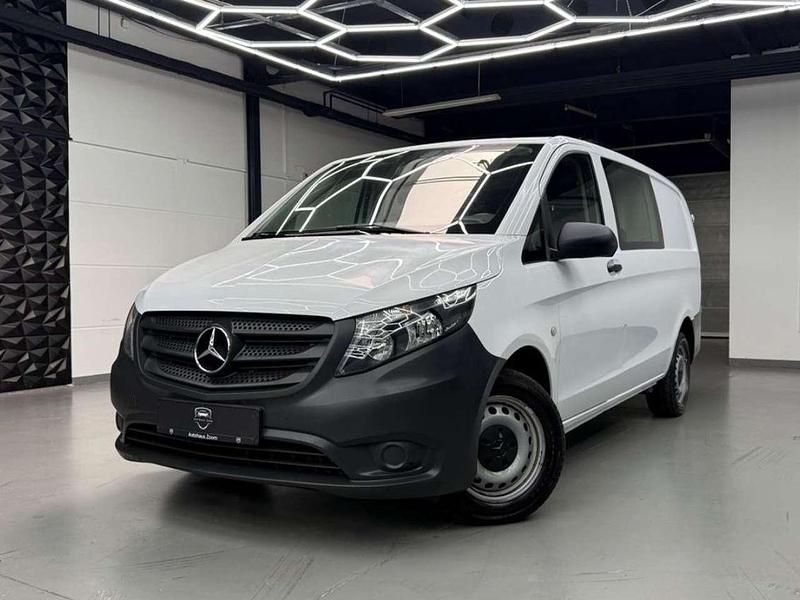 Arktikweiss Gebraucht 2020 Mercedes Vito Van / Kleinbus | 27.980 € (Etwas zu teuer) - Bild 1/4