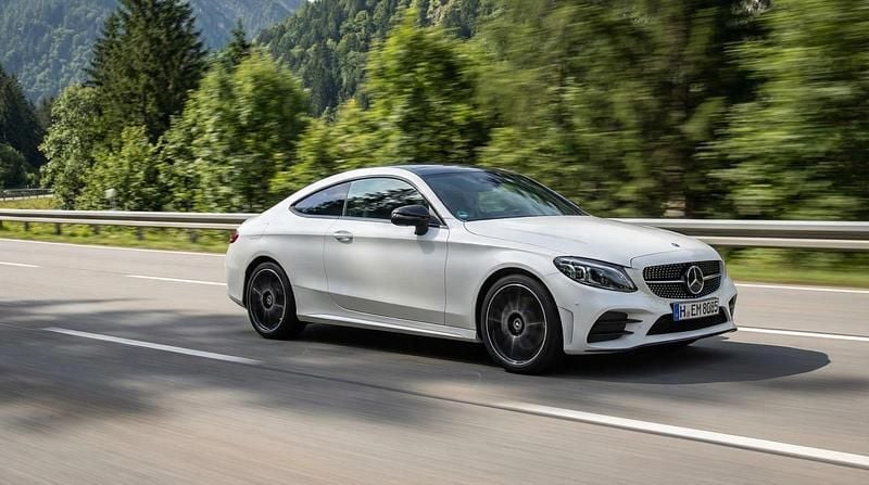Gebraucht Mercedes C300 AMG line 258 PS (189 kW) 2018 Weiß Coupé