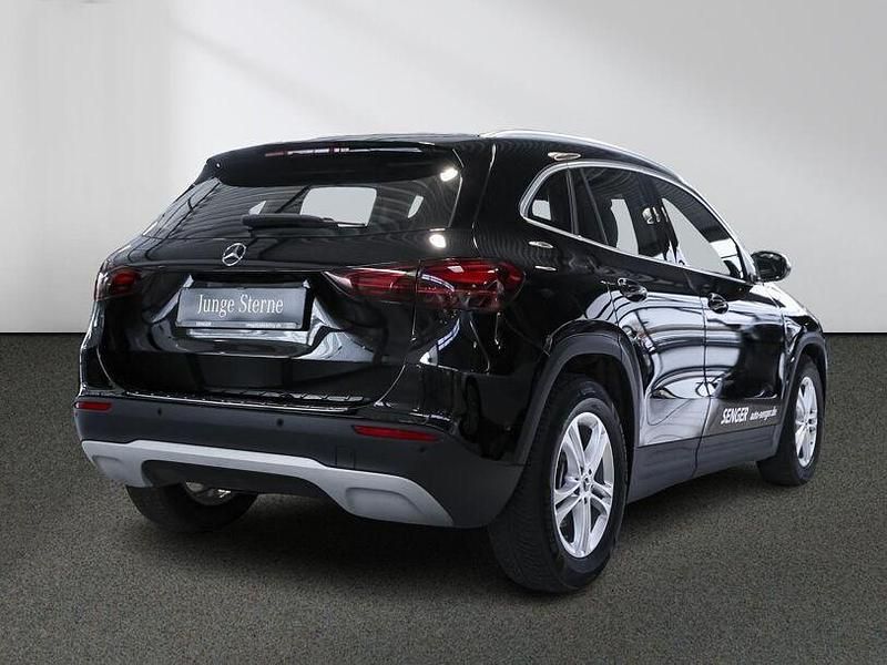 Gebraucht Mercedes GLA200 163 PS (119 kW) 2024 Schwarz SUV