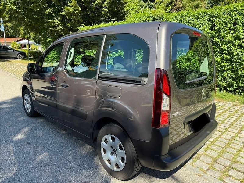 Gebraucht Peugeot Partner 99 PS (72 kW) 2017 Van / Kleinbus