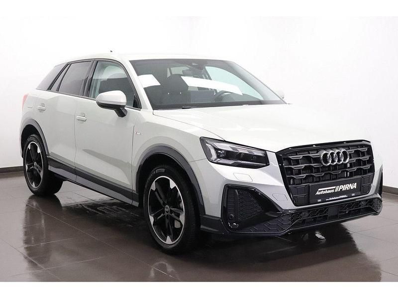 Gebraucht Audi Q2 S-Line 150 PS (110 kW) 2025 Silber SUV