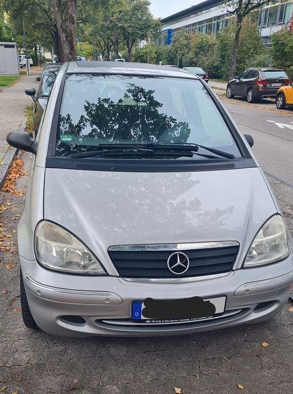 Grau Gebraucht 2001 Mercedes A140 Elegance Van / Kleinbus | 5.300 € - Bild 1/4