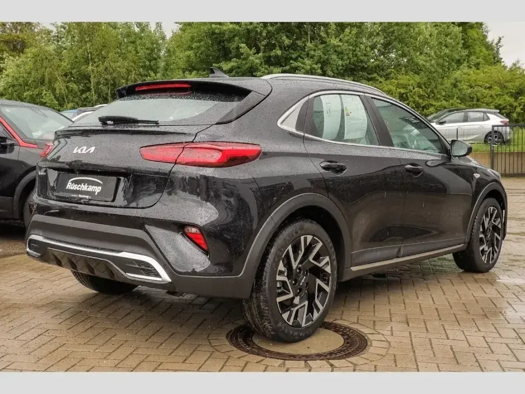 Neu Kia XCeed Vision 150 PS (110 kW) 2026 Schwarz SUV