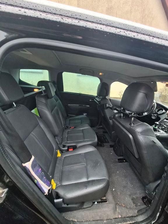 Gebraucht Peugeot 5008 Allure 150 PS (110 kW) 2016 Schwarz Van / Kleinbus