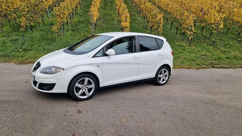Weiß Gebraucht 2011 Seat Altea Copa Van / Kleinbus | 5.650 € (Fairer Preis) - Bild 1/4