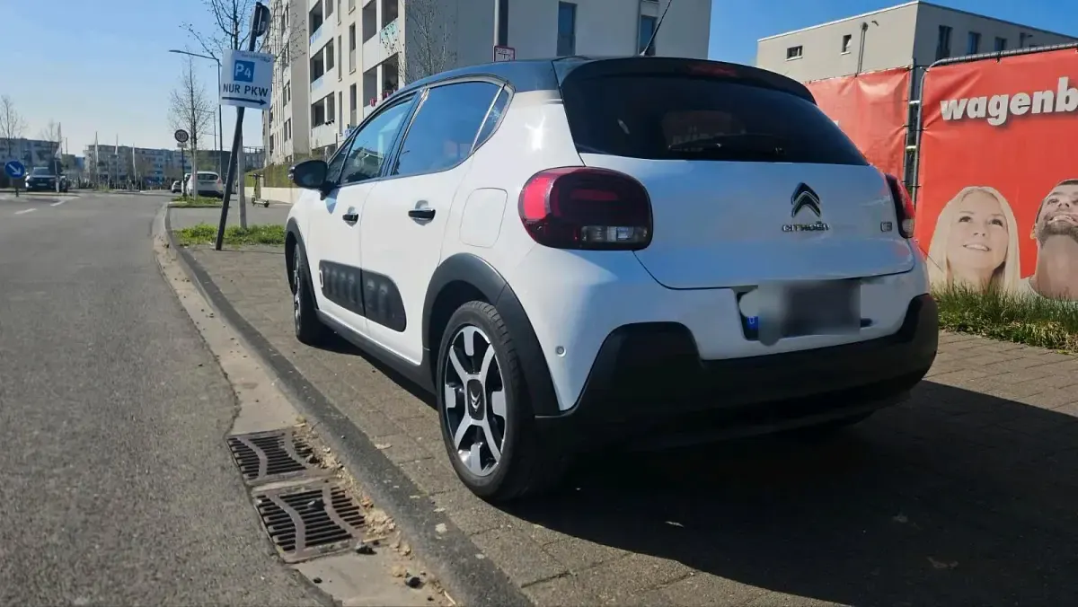 Gebraucht Citroën C3 Shine 82 PS (60 kW) 2018 Weiß Kleinwagen