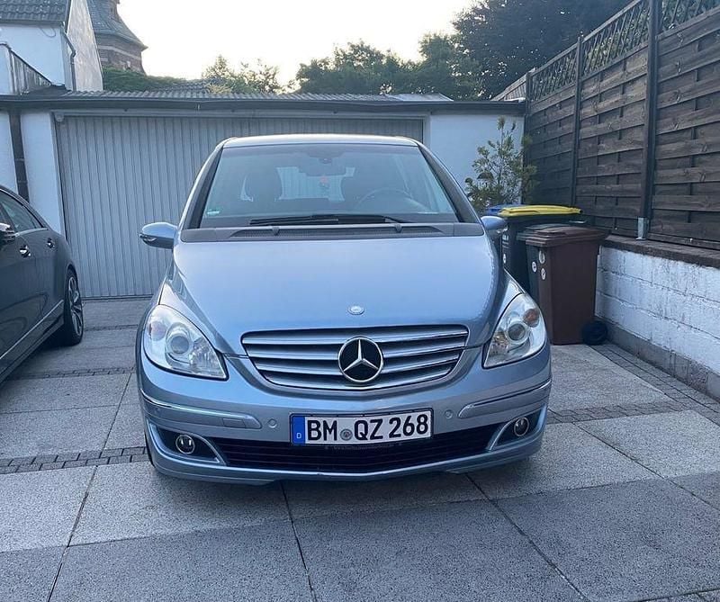 Blau Gebraucht 2007 Mercedes B180 Van / Kleinbus | 4.500 € (Guter Preis) - Bild 1/4