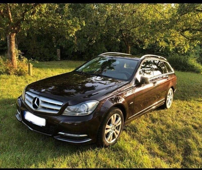 Braun Gebraucht 2011 Mercedes C220 Avantgarde Limousine | 7.799 € (Fairer Preis) - Bild 1/4