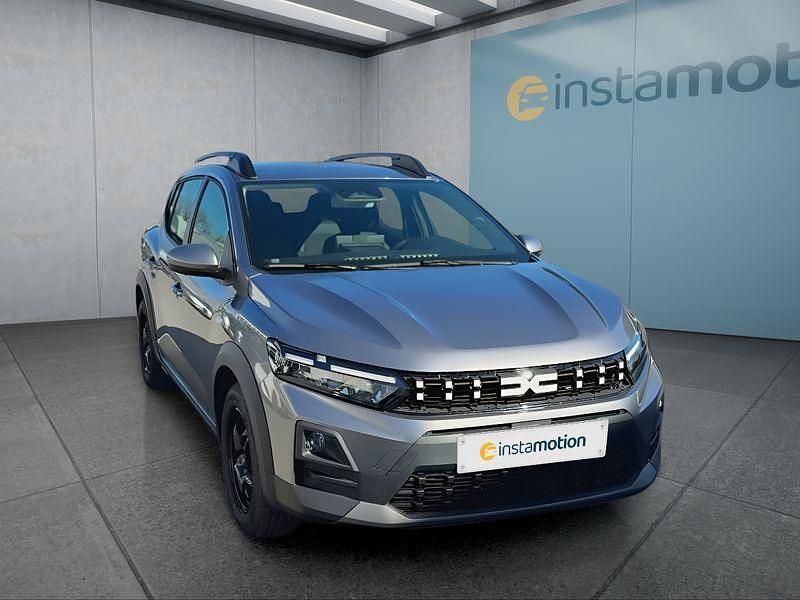 Neu Dacia Sandero Stepway 110 PS (80 kW) 2025 Grau Kleinwagen