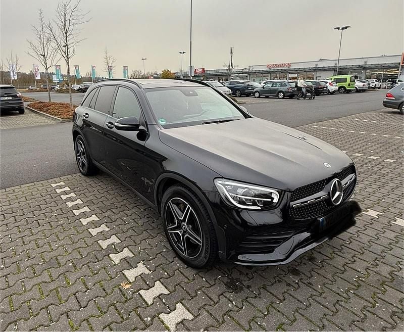 Schwarz Gebraucht 2020 Mercedes GLC200 AMG SUV | 29.999 € (Superpreis) - Bild 1/4