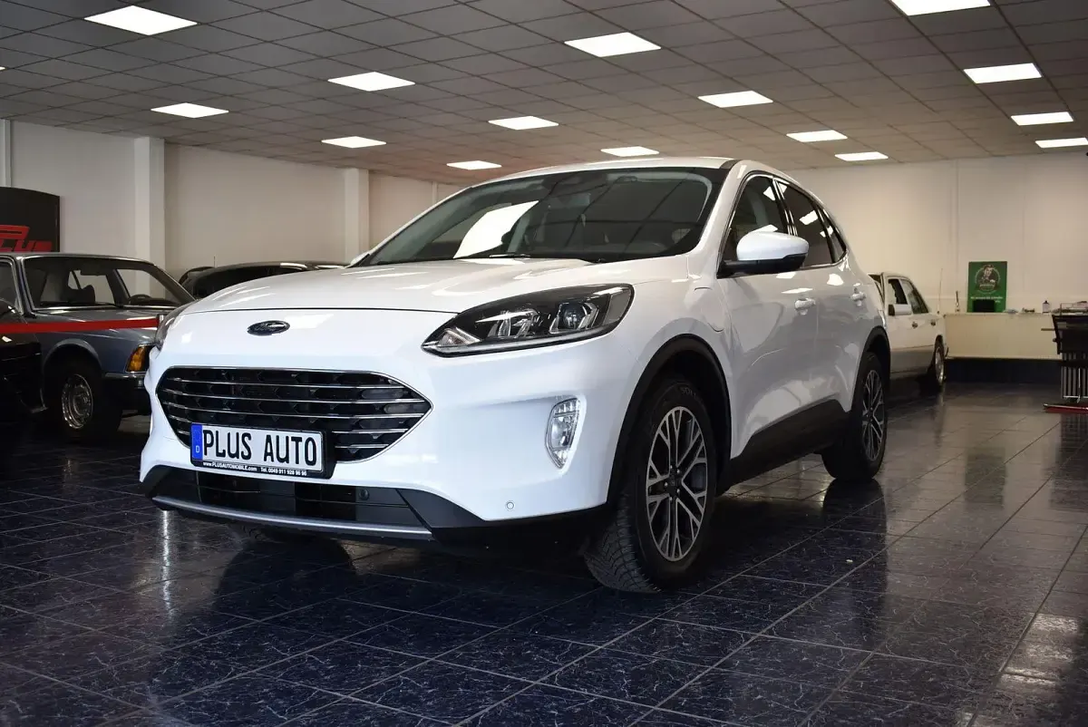 Gebraucht Ford Kuga Titanium 224 PS (164 kW) 2021 Weiß SUV