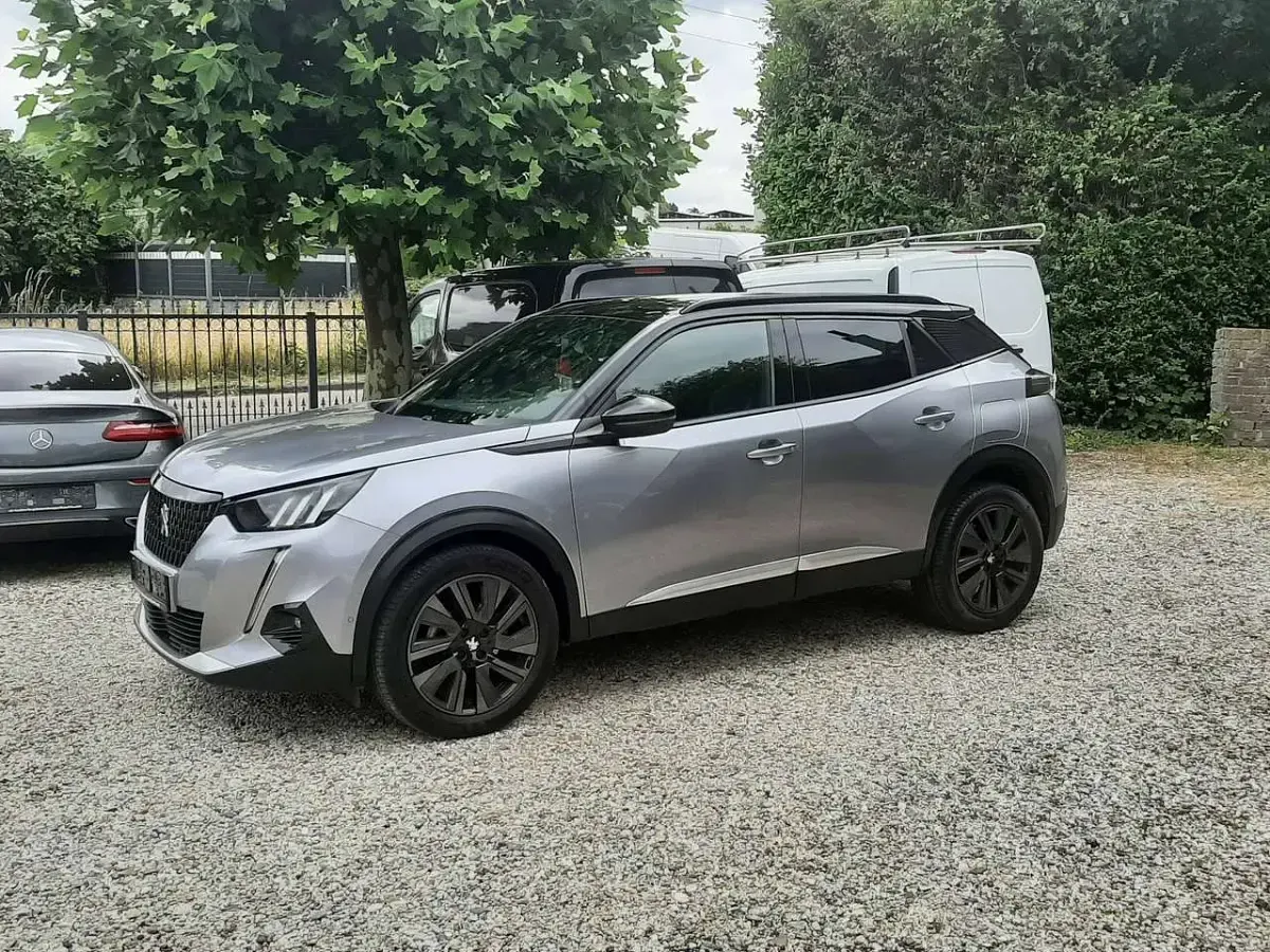 Gebraucht Peugeot 2008 Allure 131 PS (96 kW) 2020 Lack grau artense SUV