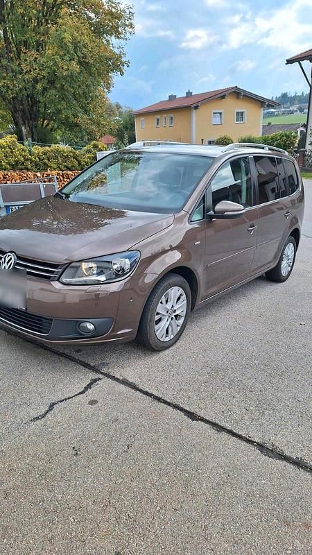 Braun Gebraucht 2014 VW Touran Van / Kleinbus | 7.500 € (Superpreis) - Bild 1/4