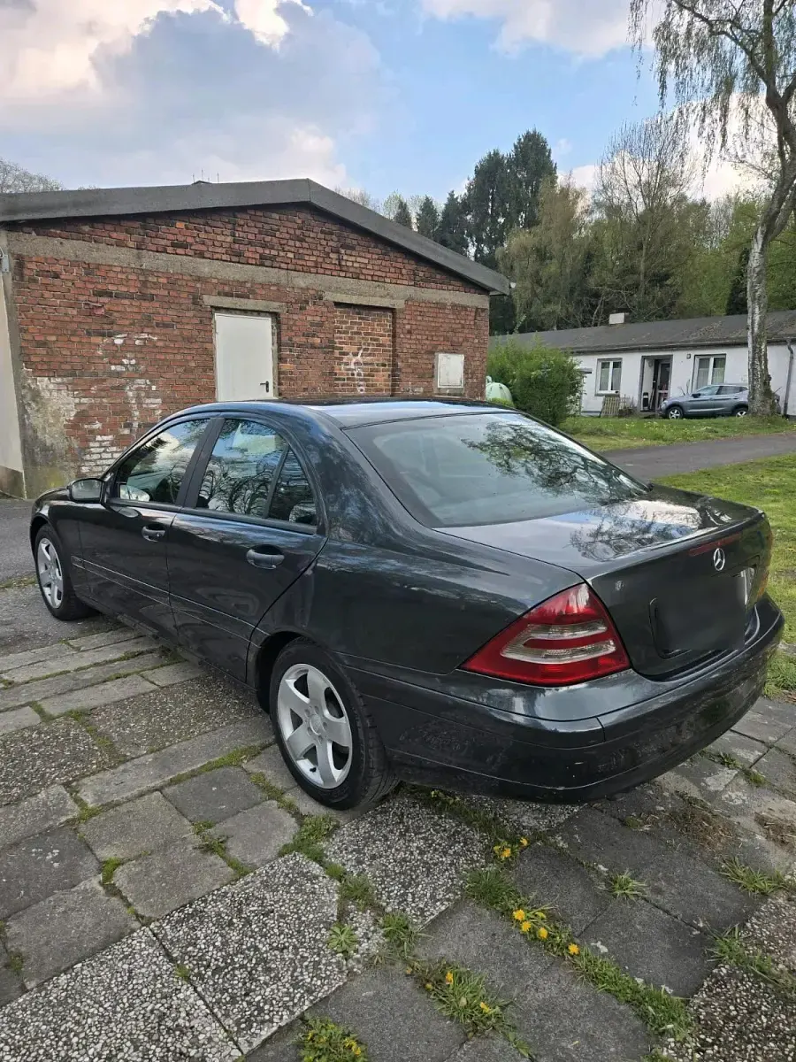 Gebraucht Mercedes C220 2001 Schwarz Limousine