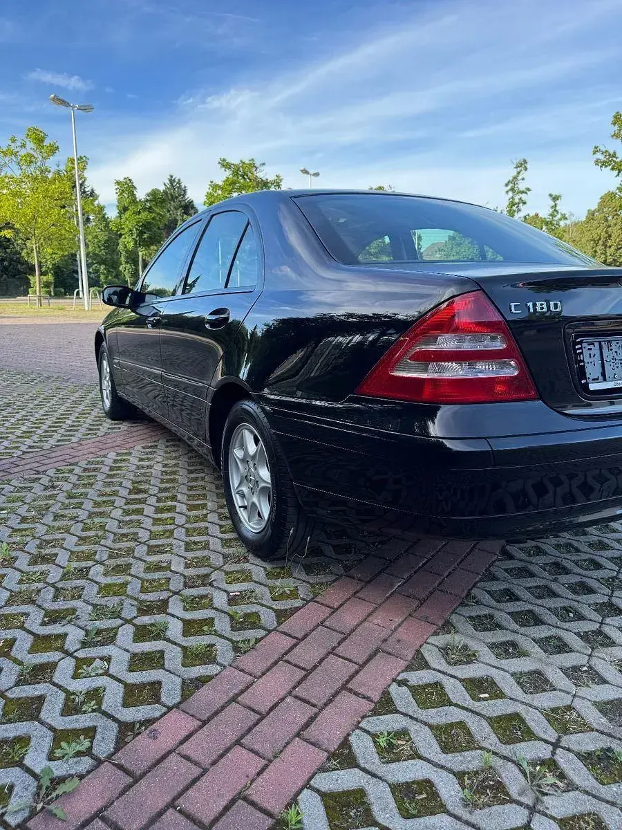 Gebraucht Mercedes C180 143 PS (105 kW) 2003 Schwarz Limousine