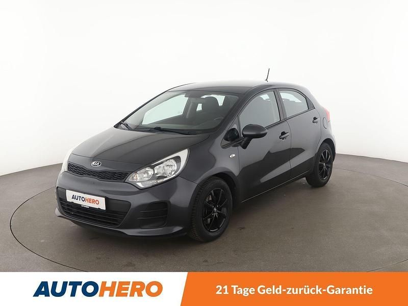 Grau Gebraucht 2017 Kia Rio Limousine | 9.030 € (Fairer Preis) - Bild 1/3