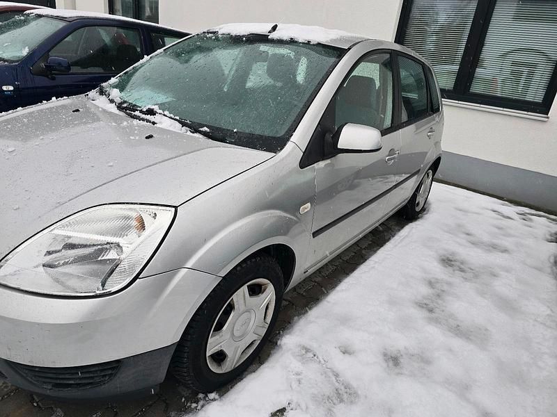 Gebraucht Ford Fiesta 80 PS (58 kW) 2005 Silber Kleinwagen