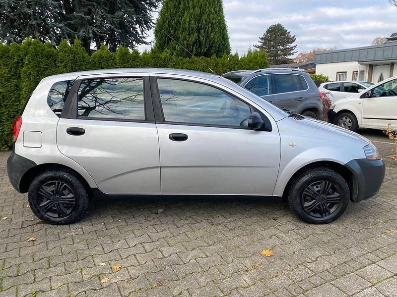 Gebraucht Chevrolet Kalos 72 PS (52 kW) 2005 Silber Limousine