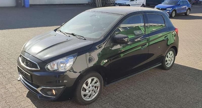 Schwarz Gebraucht 2016 Mitsubishi Space Star Edition+ Kleinwagen | 7.295 € (Fairer Preis) - Bild 1/4