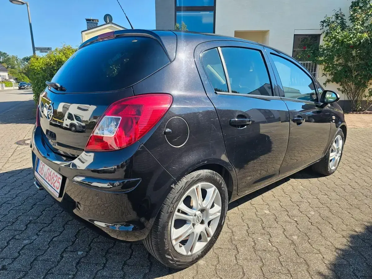 Gebraucht Opel Corsa 87 PS (63 kW) 2011 Schwarz Kleinwagen
